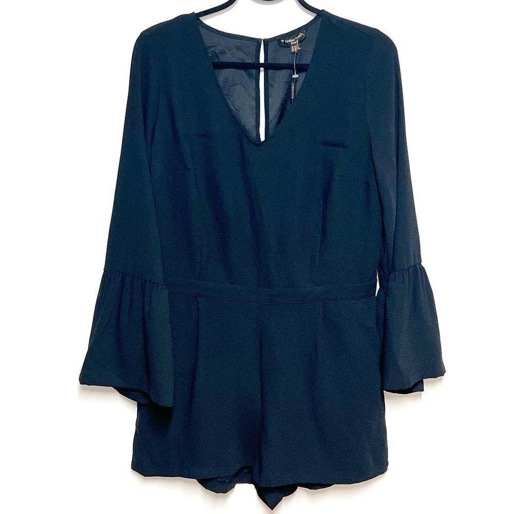 NWT Massimo Fabbro Italy Black V-Neck Bell Sleeve Keyhole Romper w/Pockets 10